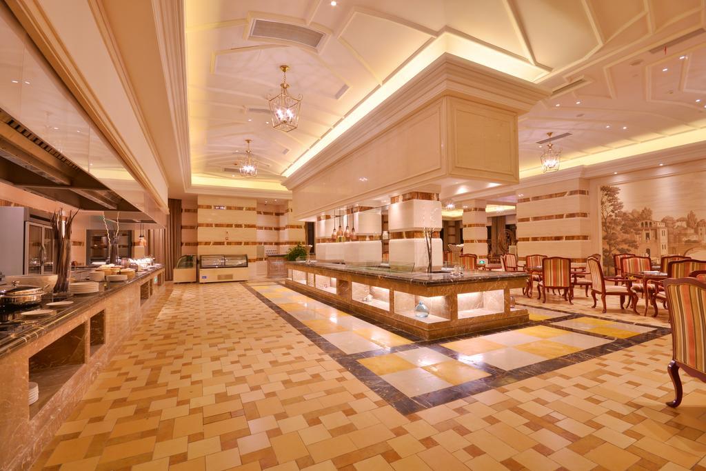 Urban Island Hotel 5*