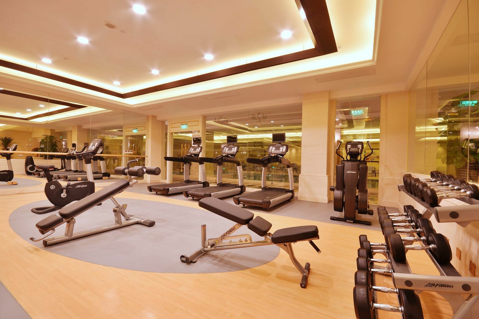 Urban Island 5* Shanghai