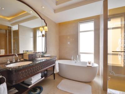 Urban Island Hotel